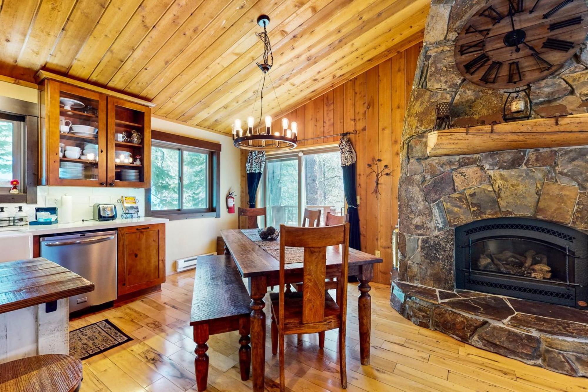 Tastefully-Updated, Classic Tahoe Family Home Truckee Dış mekan fotoğraf