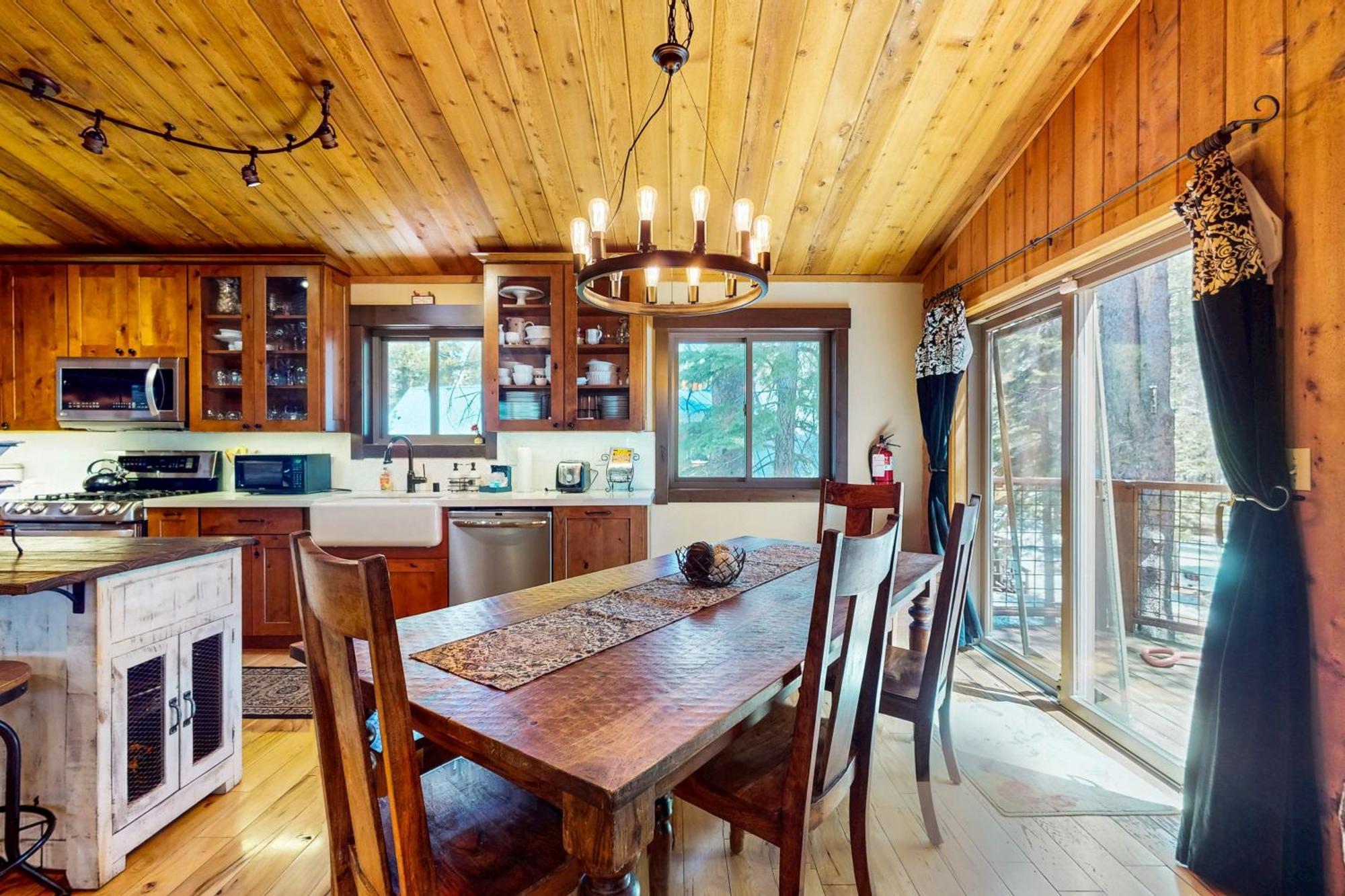 Tastefully-Updated, Classic Tahoe Family Home Truckee Dış mekan fotoğraf